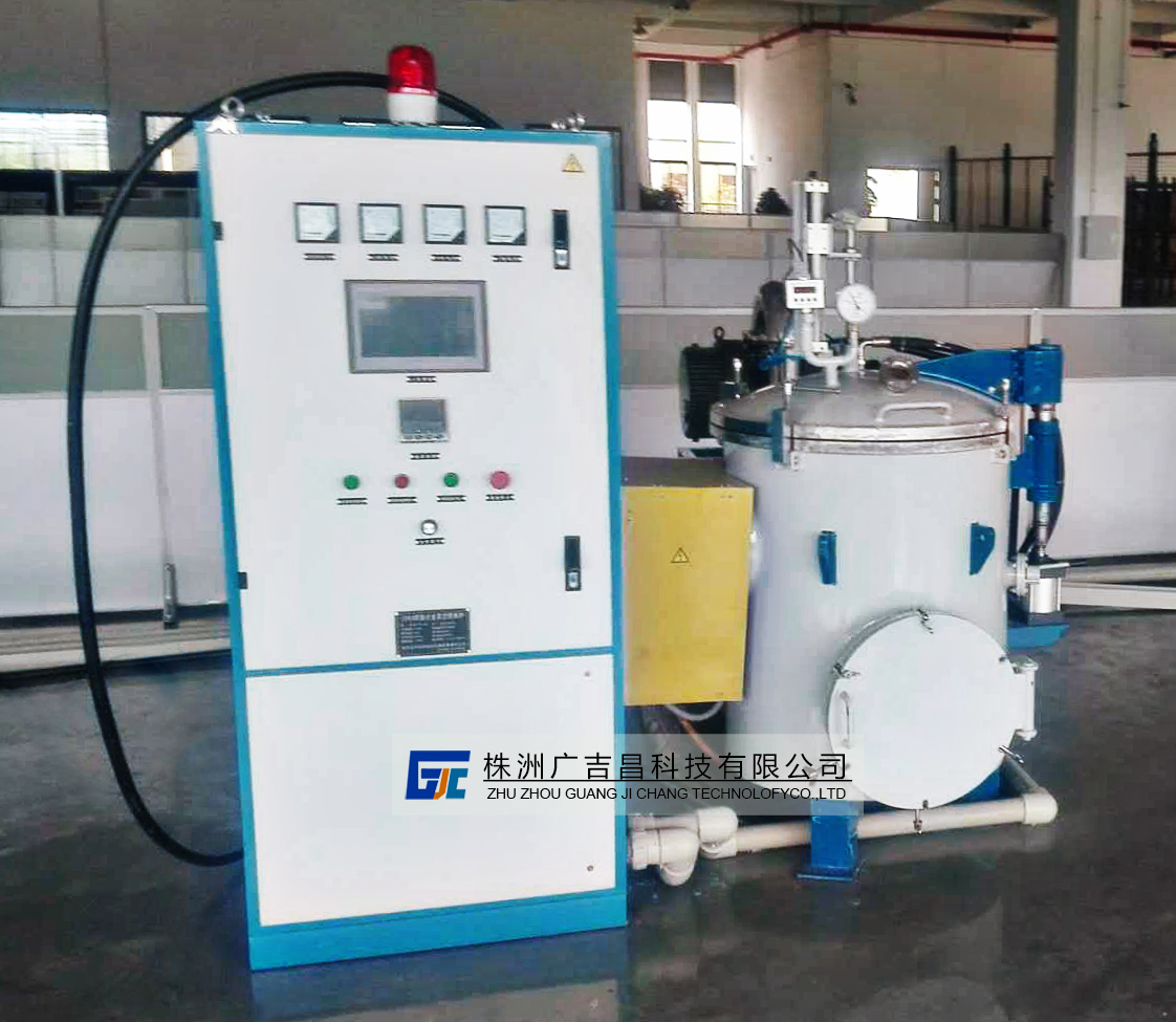 真空感应熔炼炉