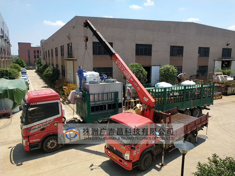 立式石墨化炉设备发货